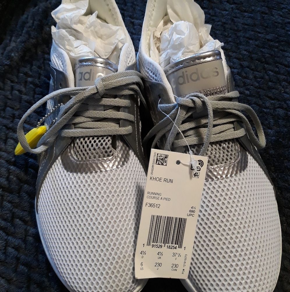 Adidas Khoe Run size 6